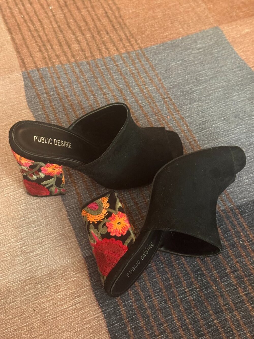 Floral Embroidered Black Heel